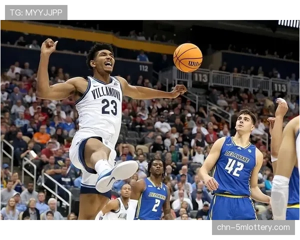 波士顿大学赢得NCAA男子冰球东部赛区冠军,晋级冰冻四强 波士顿大学赢得NCAA男子冰球东部赛区冠军,晋级冰冻四强