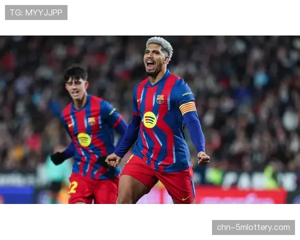 官方：巴萨后卫阿劳霍因膝伤确认赛季报销，将错过剩余欧冠赛事